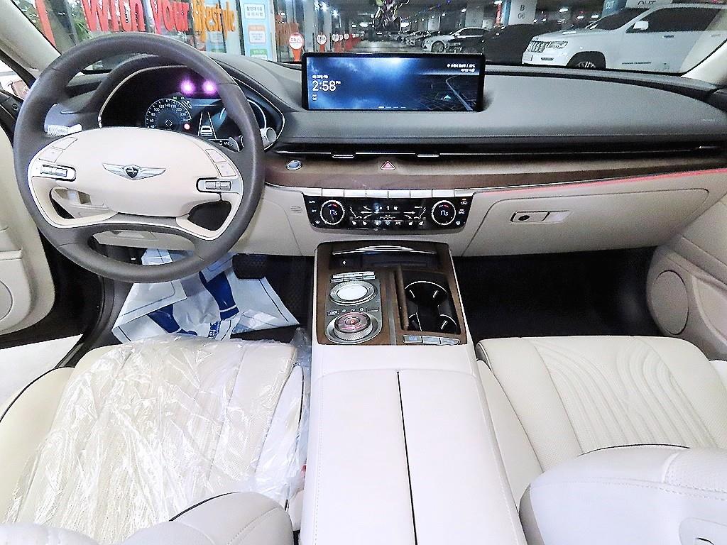 Genesis G80 - Vista 10