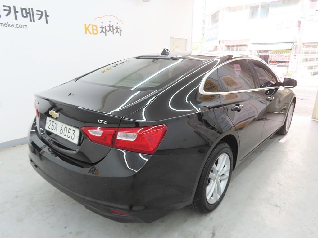 Chevrolet Malibu - Vista 3