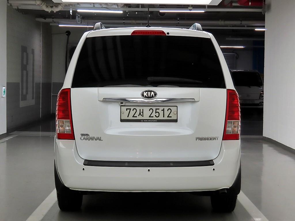 KIA Carnival - Vista 3