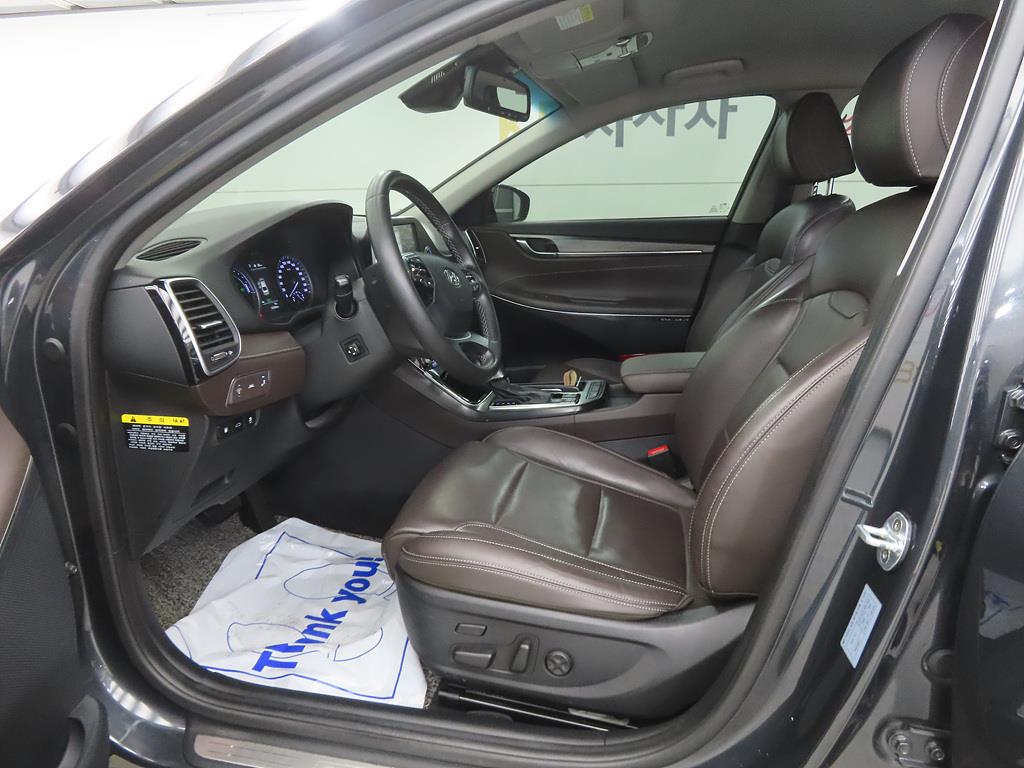 HYUNDAI Grandeur - Vista 5
