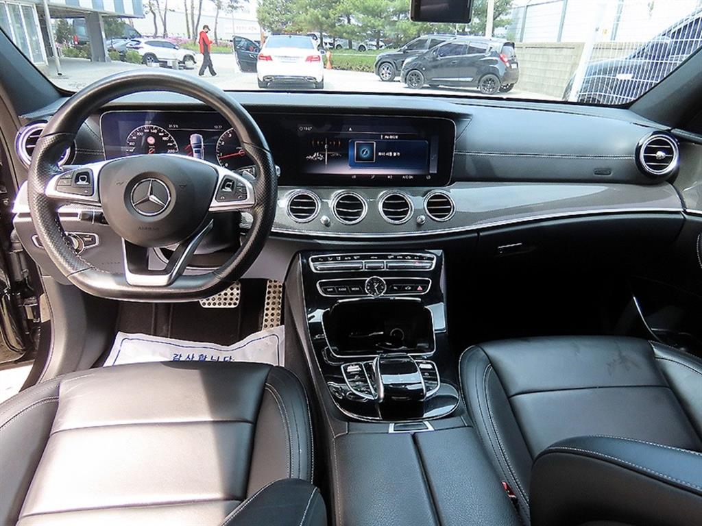 Mercedes Benz E class - Vista 7