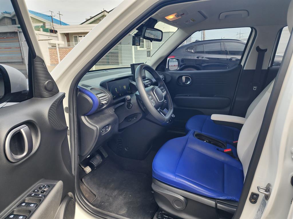 HYUNDAI Casper - Vista 10