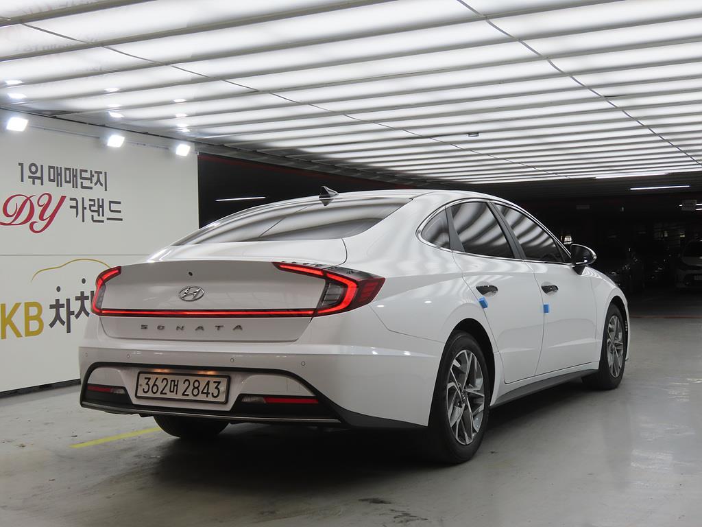 HYUNDAI Sonata - Vista 4