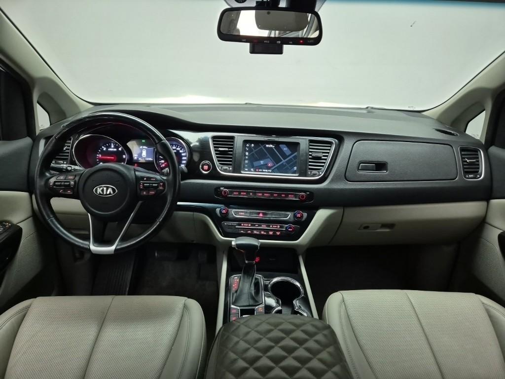 KIA Carnival - Vista 6