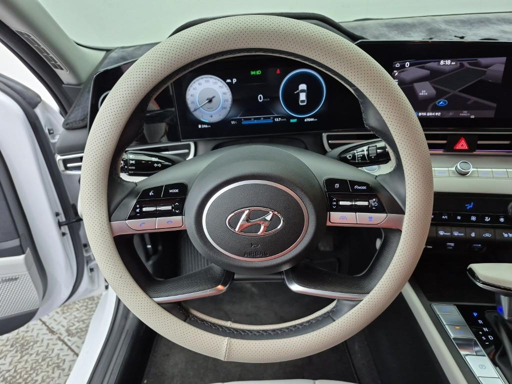 HYUNDAI Avante - Vista 9