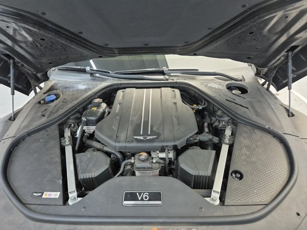 Genesis G90 - Vista 6