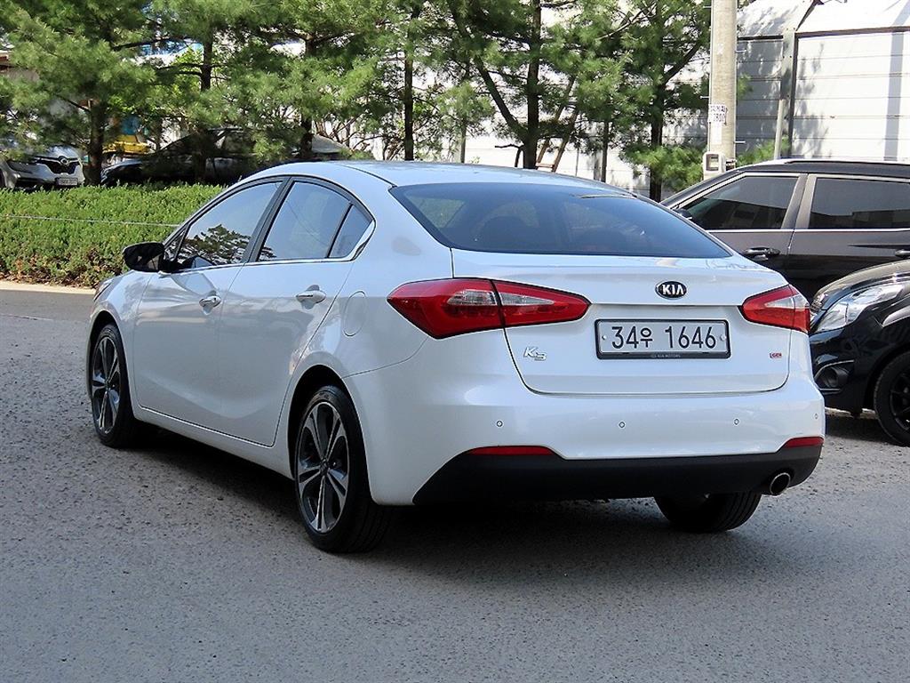 KIA K3 - Vista 3