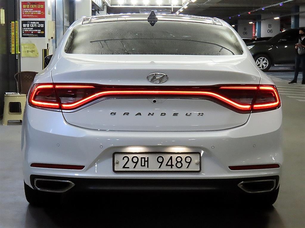 HYUNDAI Grandeur - Vista 5