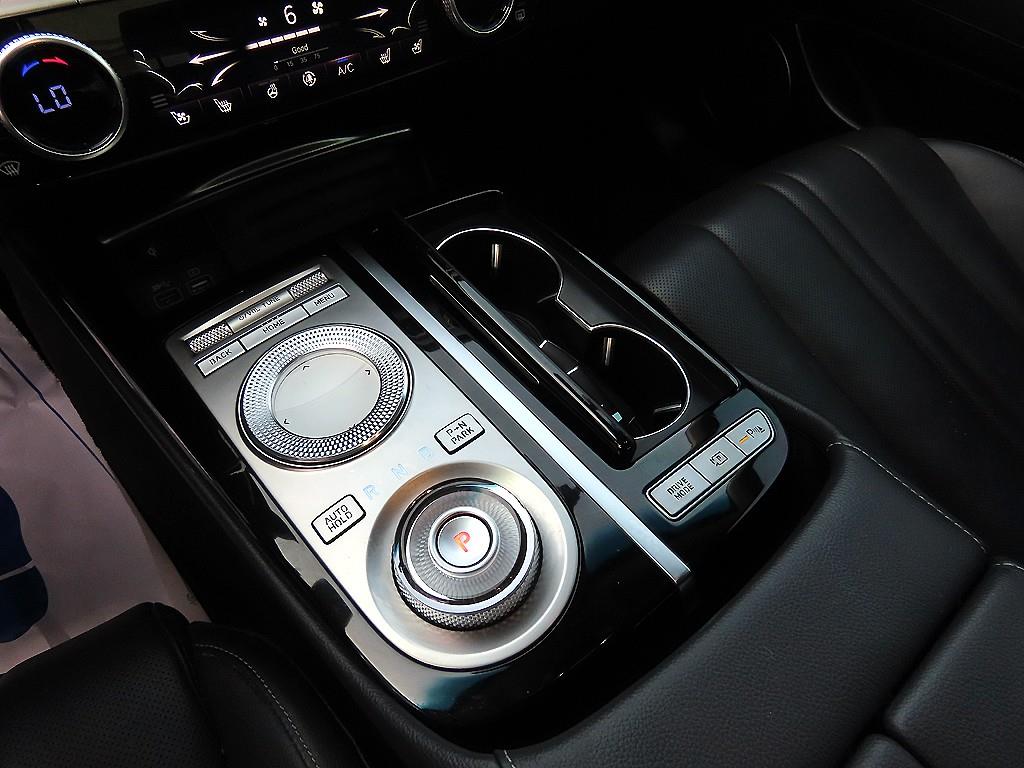 Genesis G80 - Vista 10
