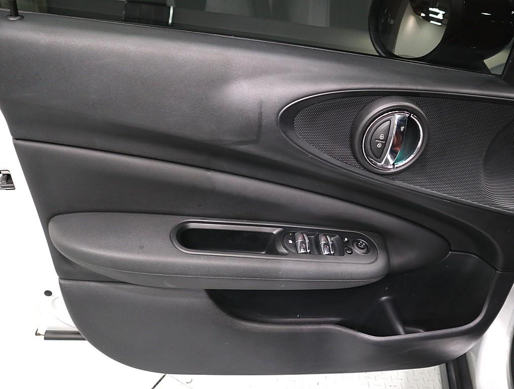 Mini Clubman - Vista 8