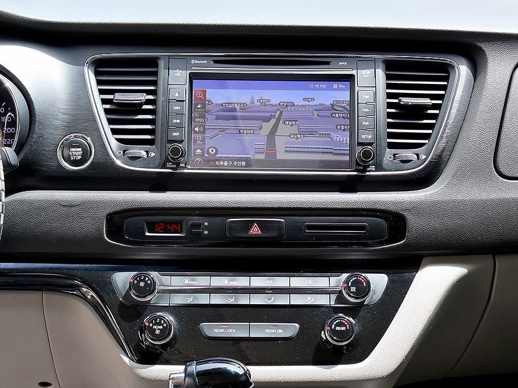 KIA Carnival 2016 Blanco - Importación desde Corea - HF Imports Iquique - Foto 8