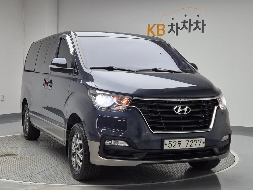 HYUNDAI Starex - Vista 4