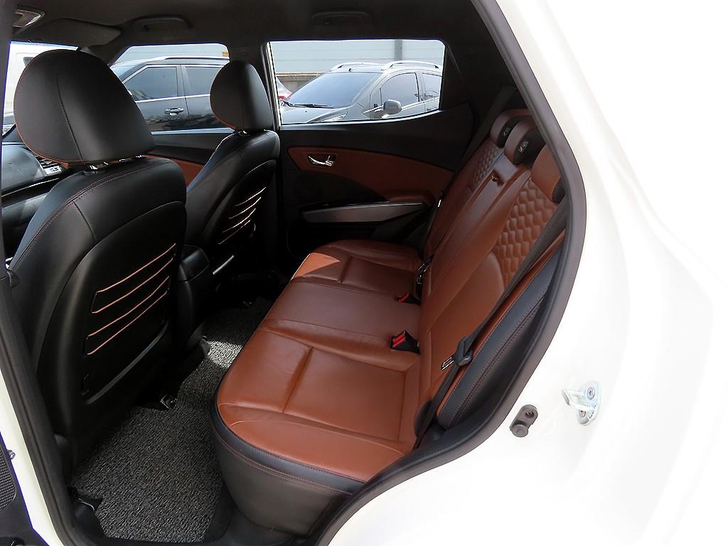 Ssangyong Tivoli - Vista 6