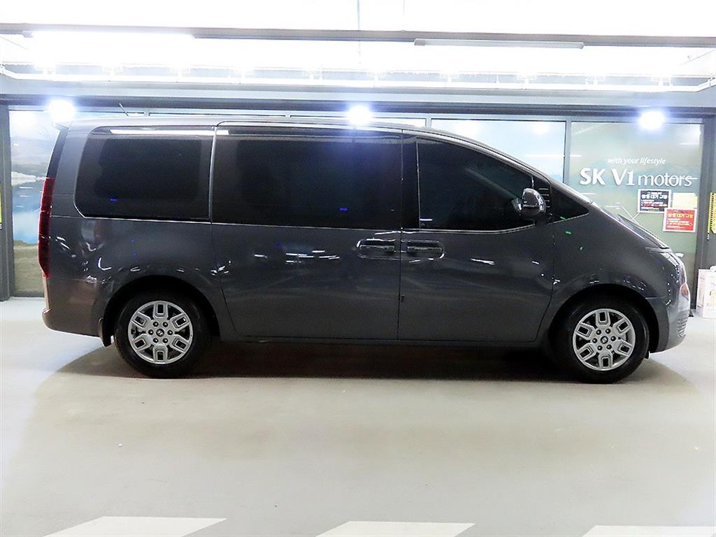 HYUNDAI Staria - Vista 3