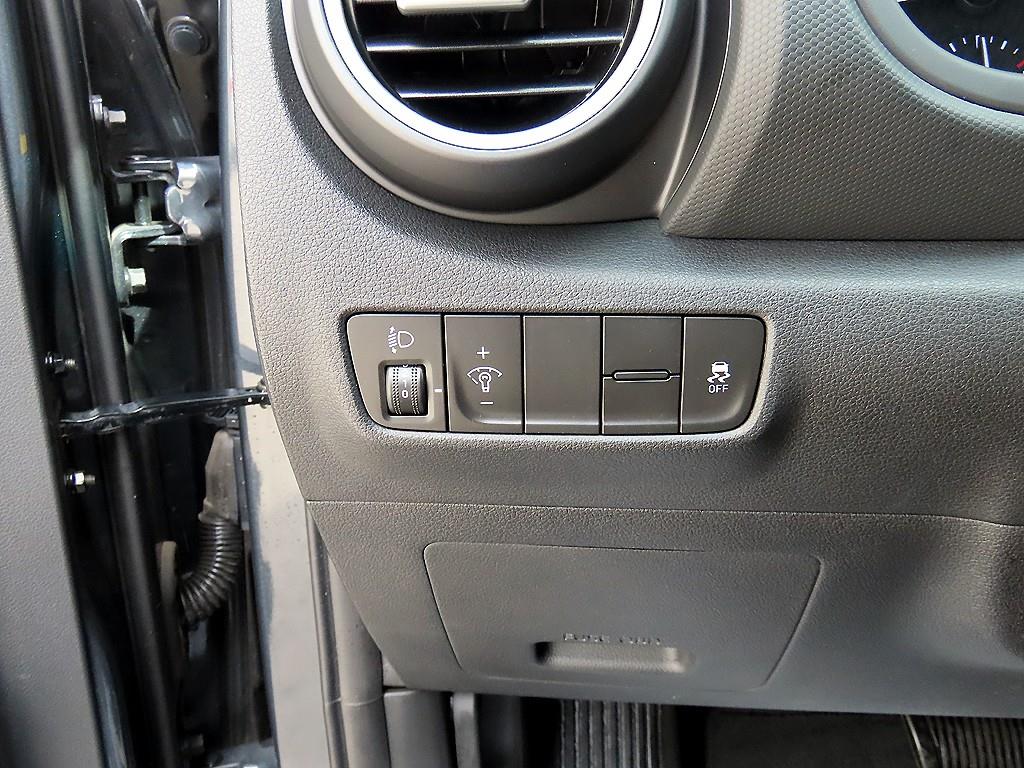 HYUNDAI Kona - Vista 12