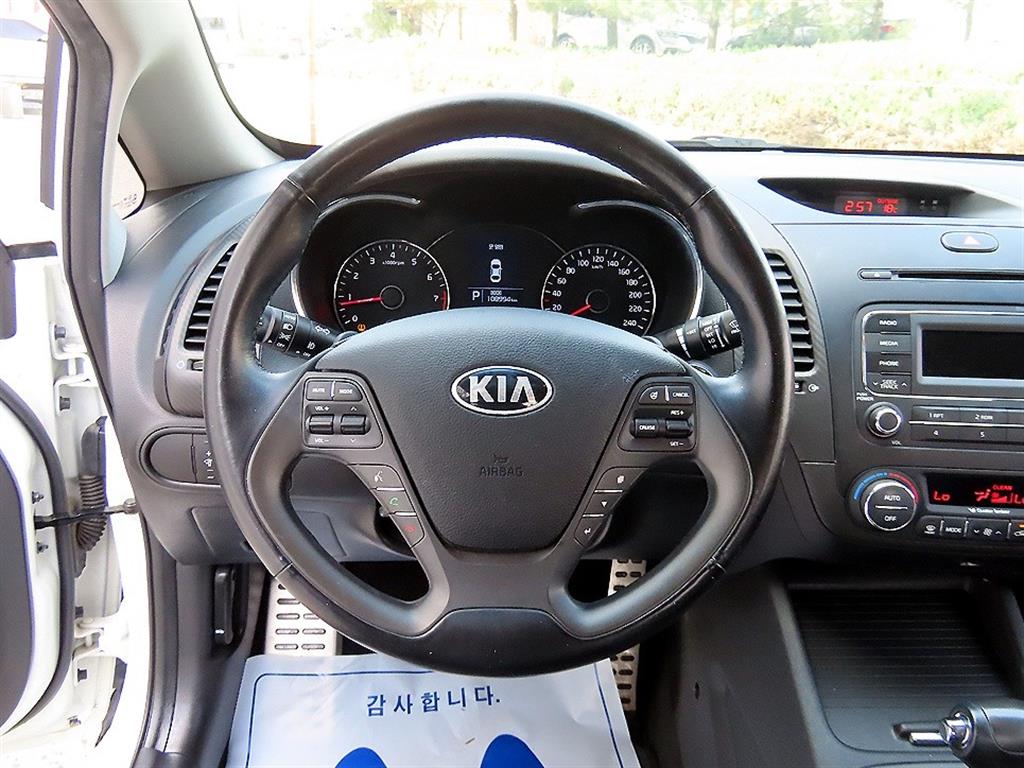KIA K3 - Vista 8
