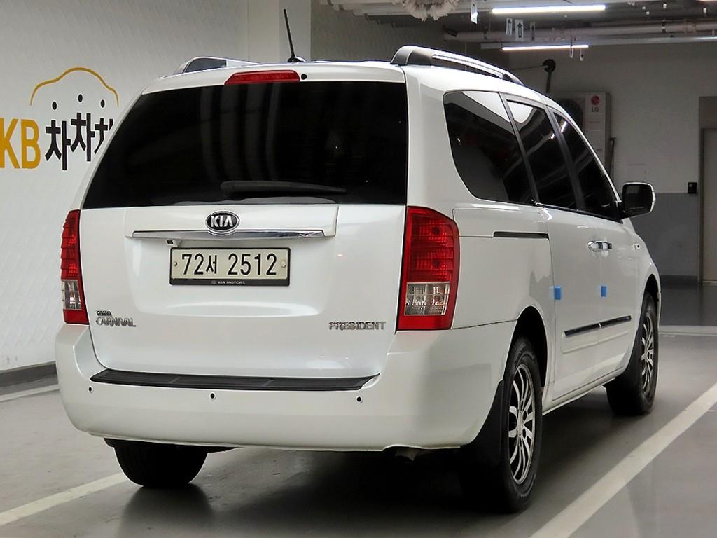 KIA Carnival - Vista 4