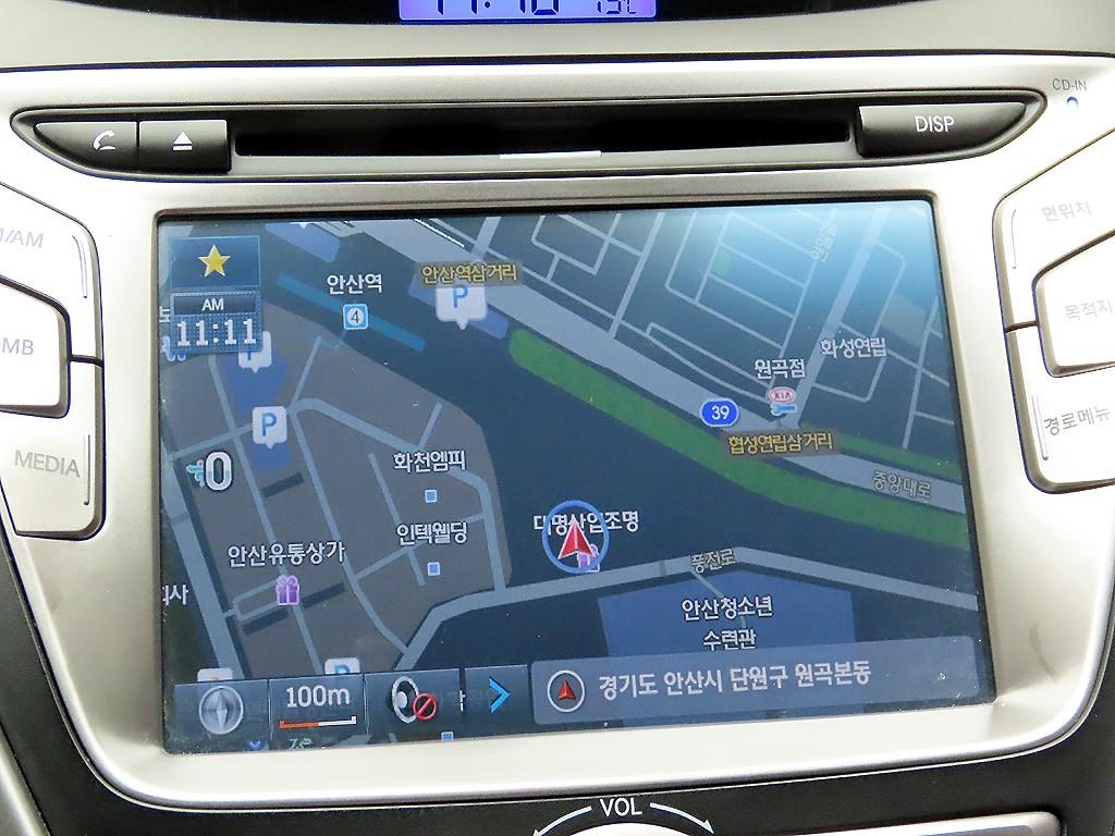 HYUNDAI Avante - Vista 9