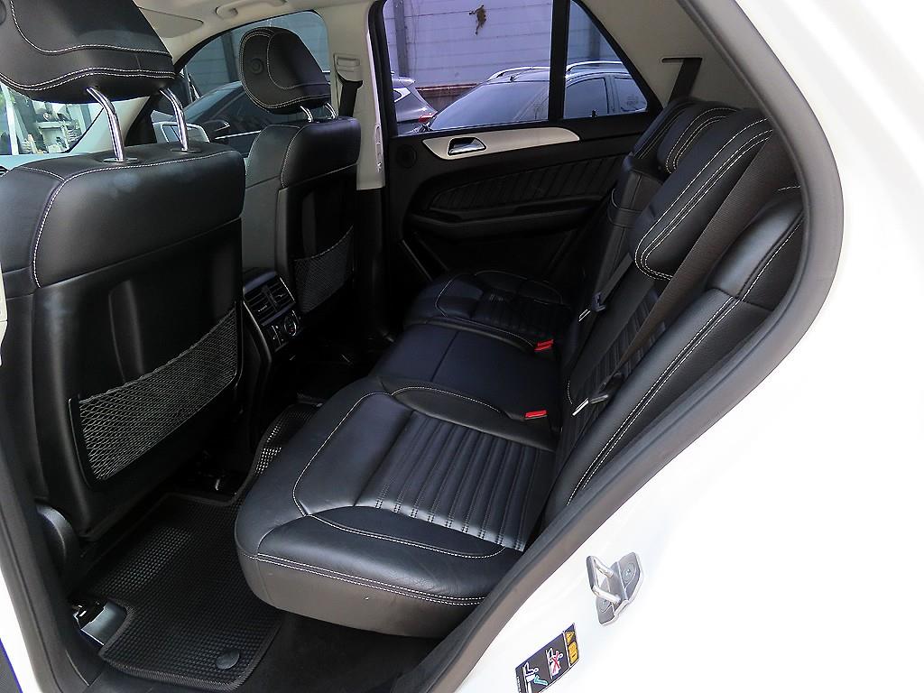 Mercedes Benz GLE Class - Vista 6