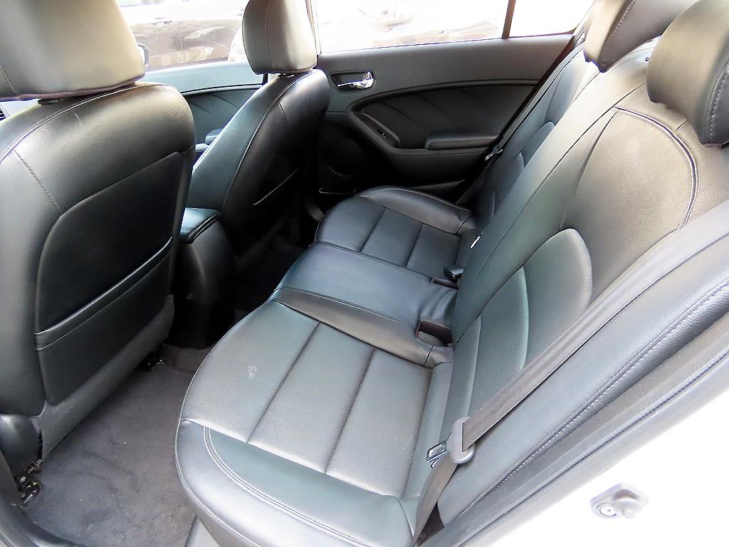 KIA K3 - Vista 6