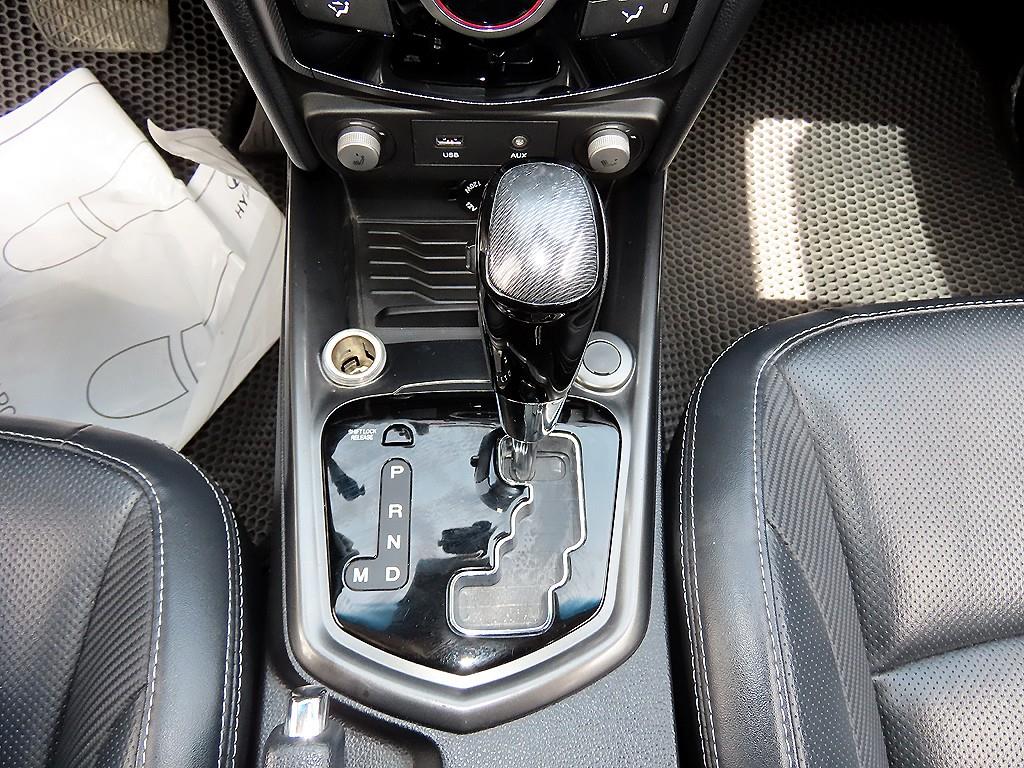 Ssangyong Tivoli - Vista 10