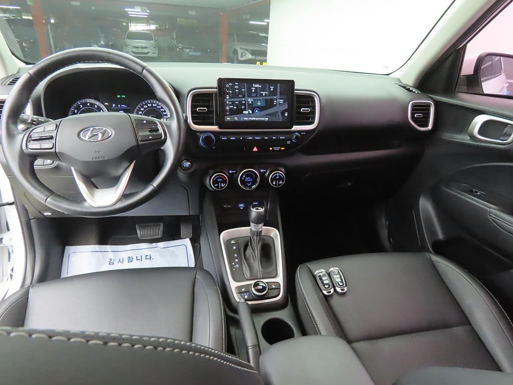 HYUNDAI Venue - Vista 7