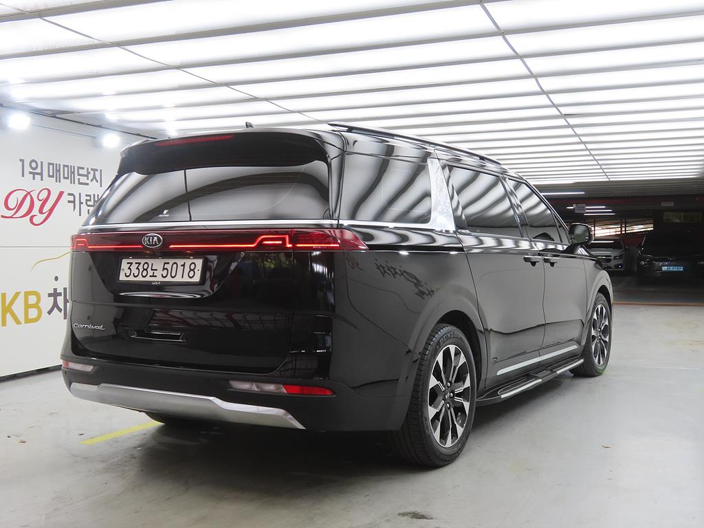 KIA Carnival - Vista 4