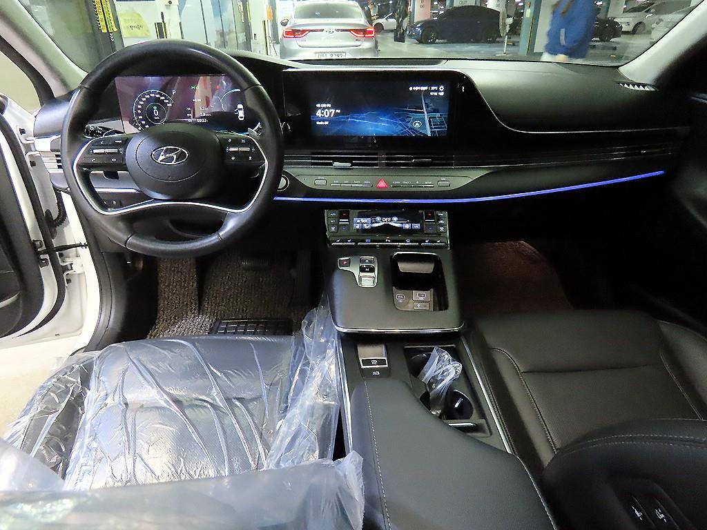 HYUNDAI Grandeur - Vista 10