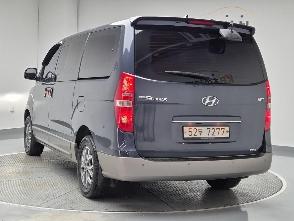 HYUNDAI Starex - Vista 2
