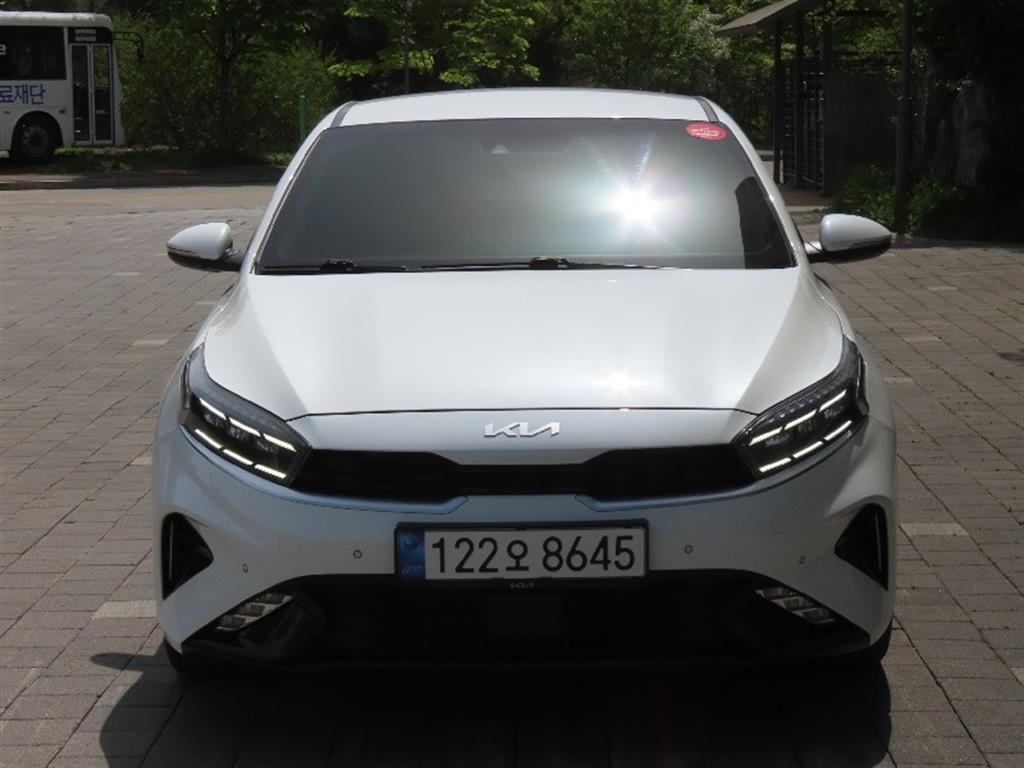 KIA K3 2023 Blanco - Importación desde Corea - HF Imports Iquique - Foto 1