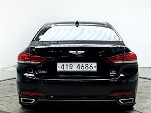 HYUNDAI Genesis - Vista 6