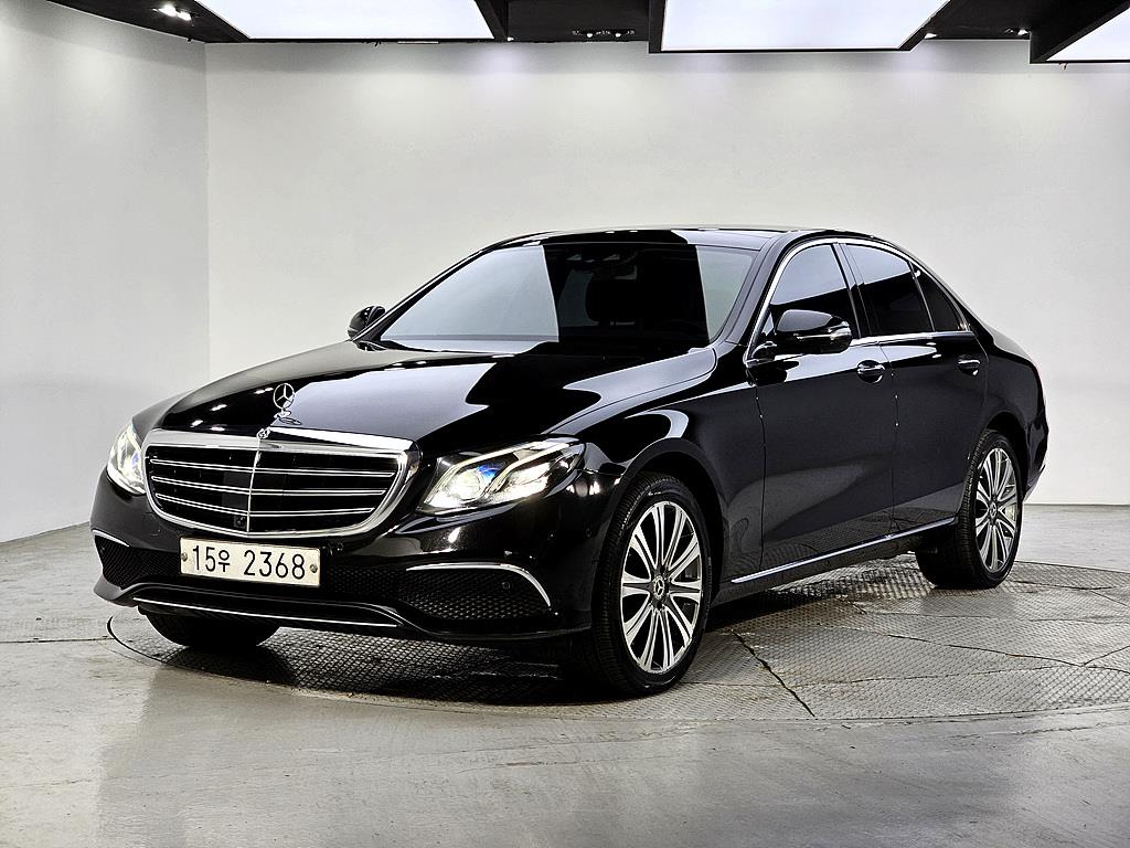 Mercedes Benz E class 2017 Negro - Importación desde Corea - HF Imports Iquique - Foto 1
