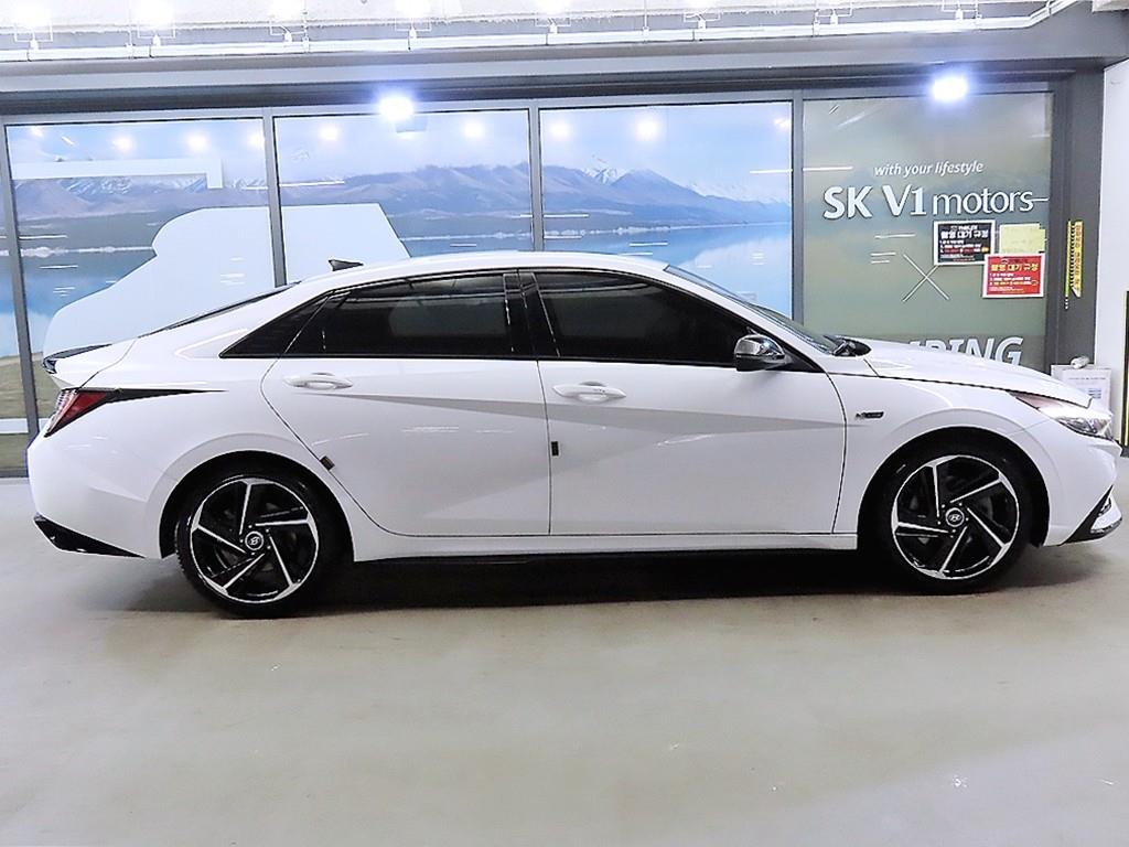 HYUNDAI Avante - Vista 3