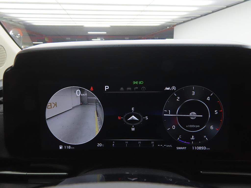 KIA Carnival - Vista 11