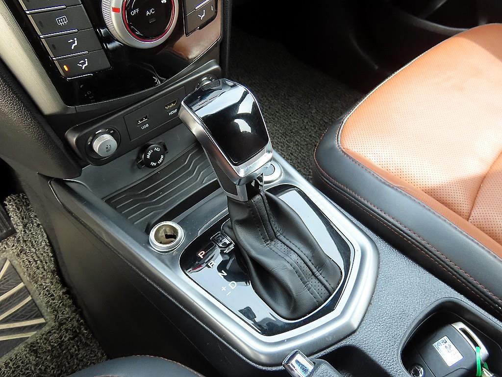 Ssangyong Tivoli - Vista 10