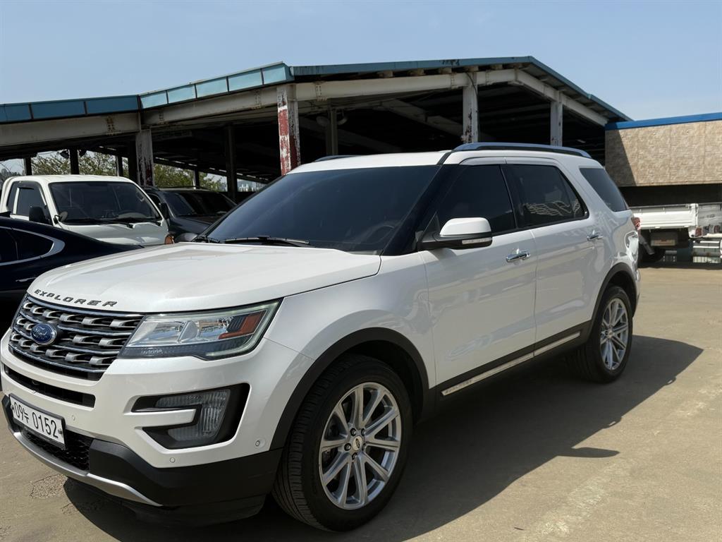 Ford Explorer - Vista 2