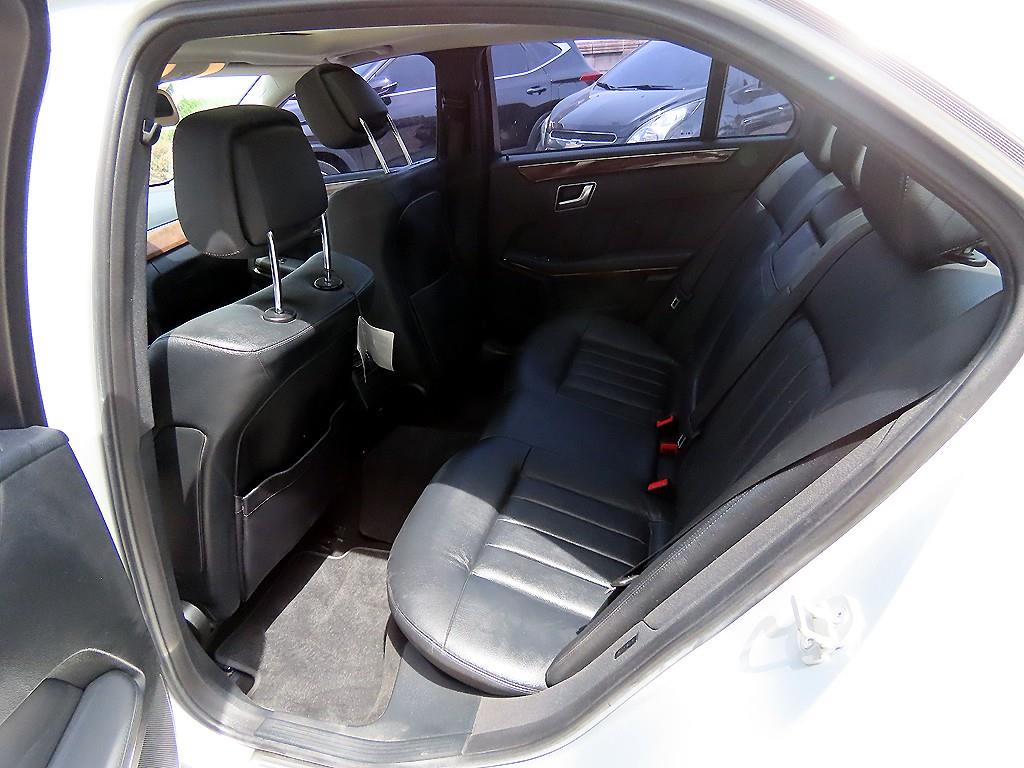 Mercedes Benz E class - Vista 6