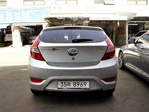 HYUNDAI Accent - Vista 6