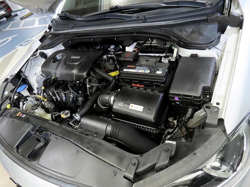 HYUNDAI Avante 2017 Plateado - Importación desde Corea - HF Imports Iquique - Foto 19