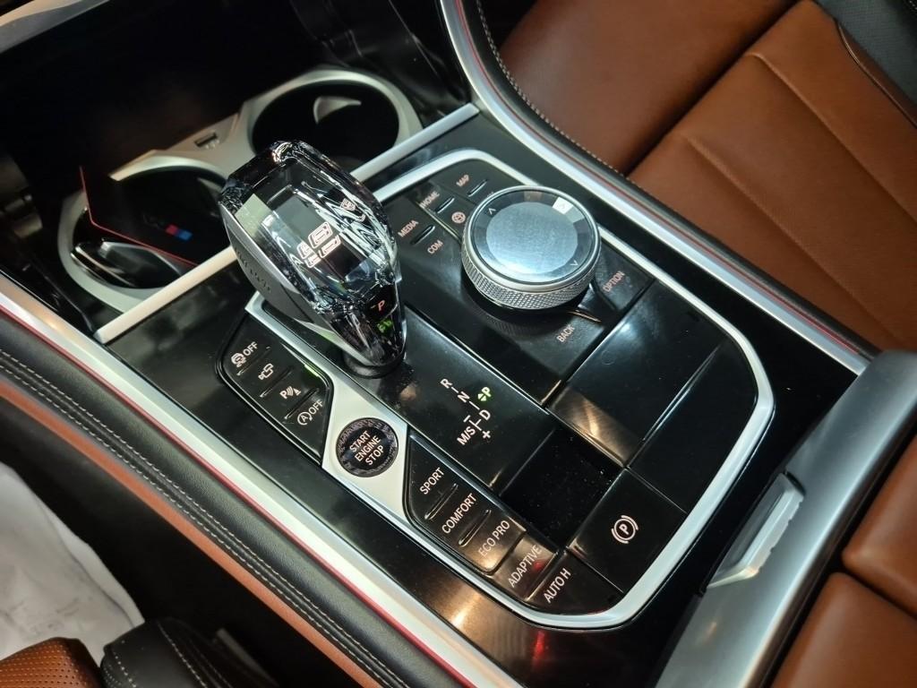 BMW 8 Series - Vista 8