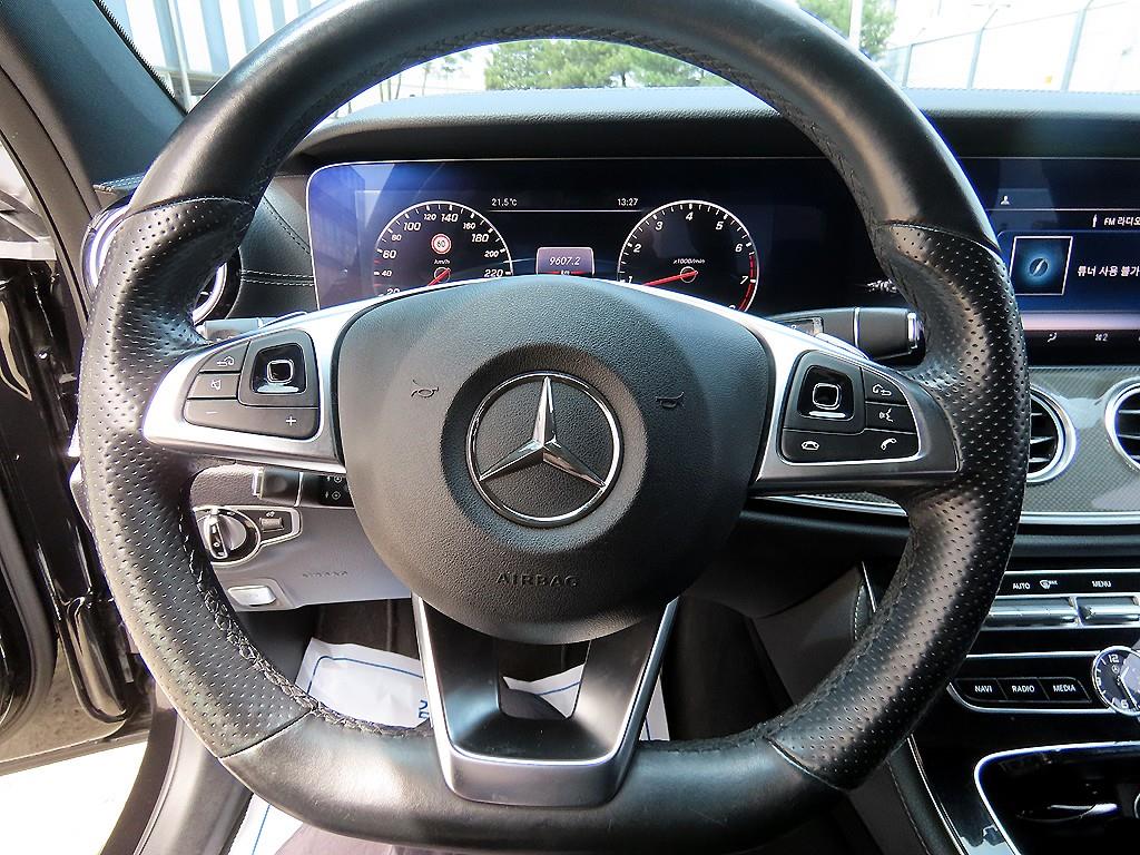 Mercedes Benz E class - Vista 8