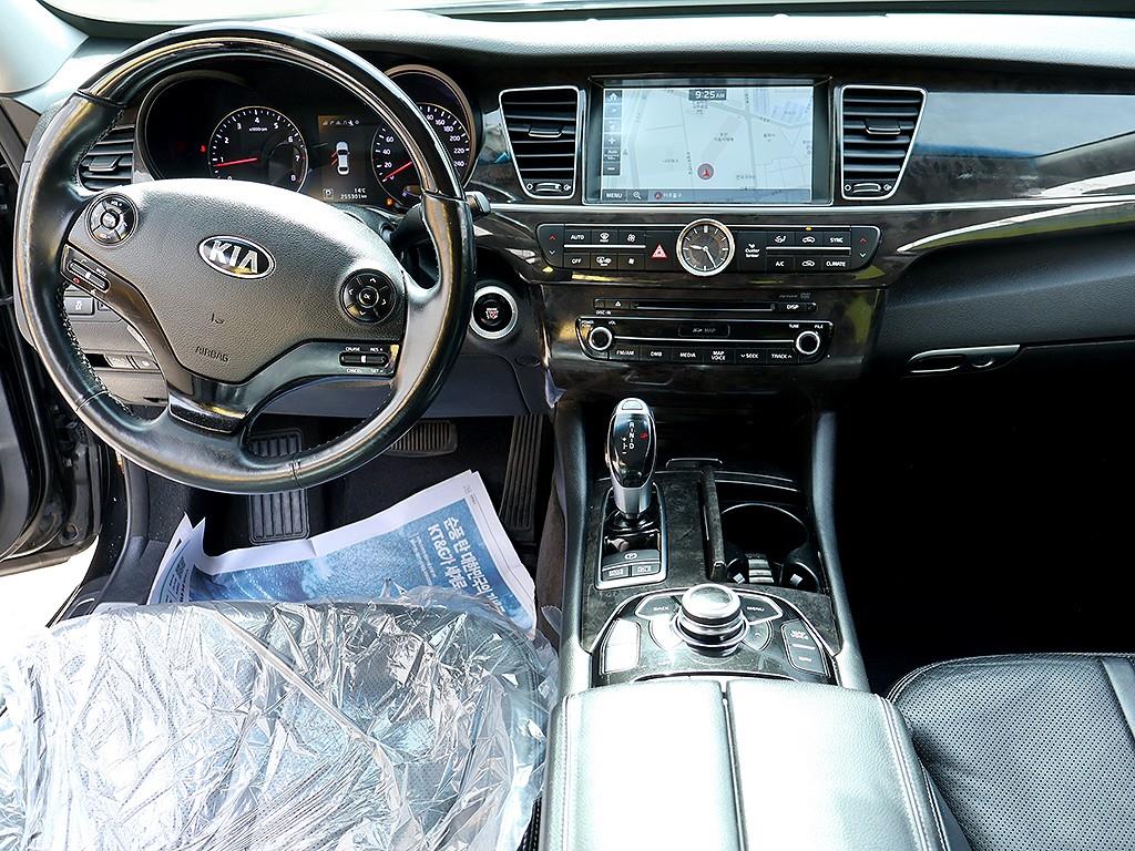 KIA K9 - Vista 9