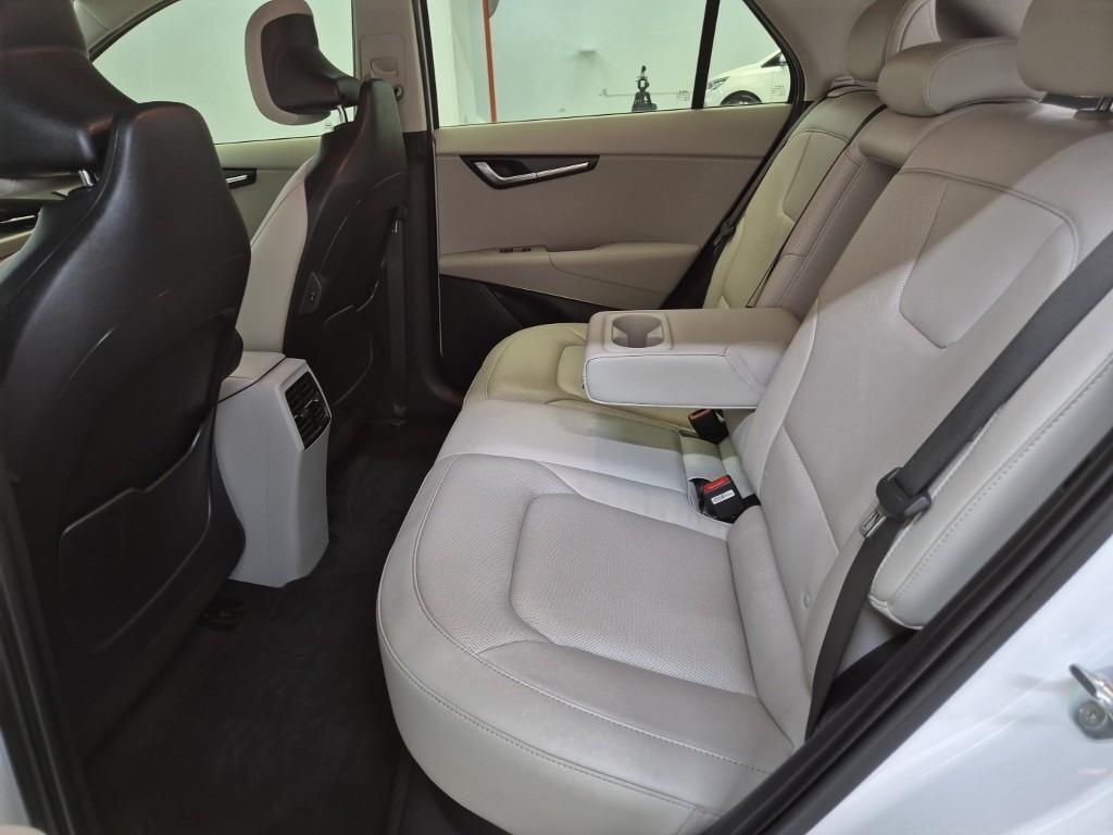 KIA Niro - Vista 12