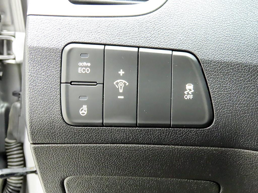HYUNDAI Avante - Vista 12