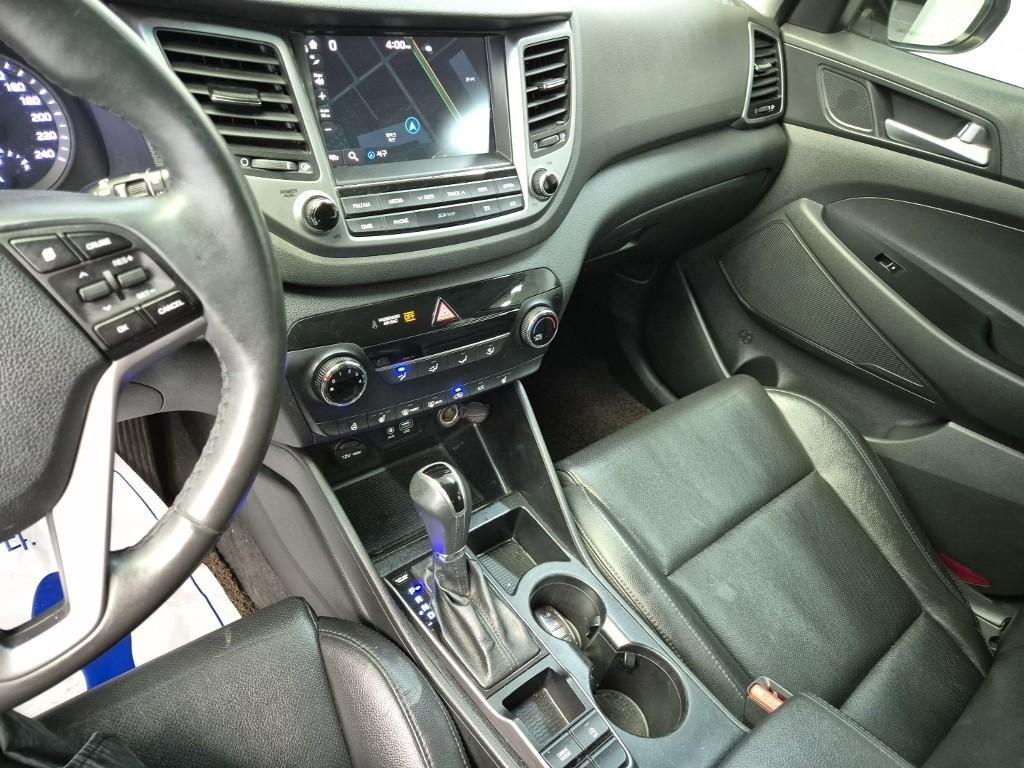 HYUNDAI Tucson - Vista 10