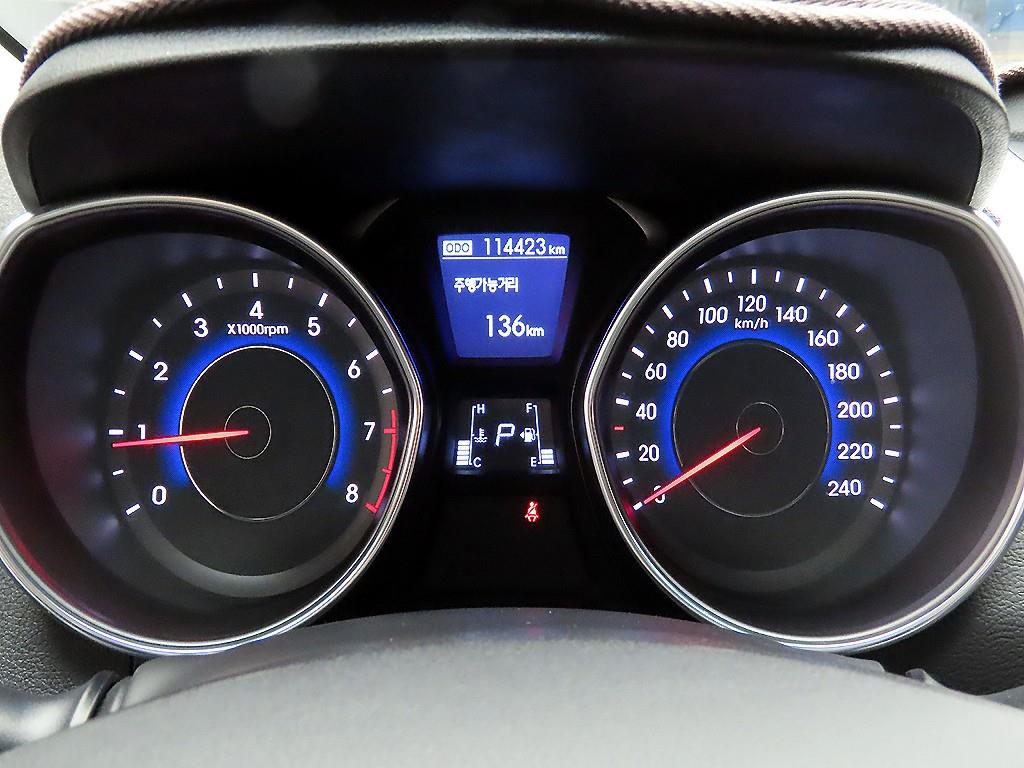 HYUNDAI Avante - Vista 6