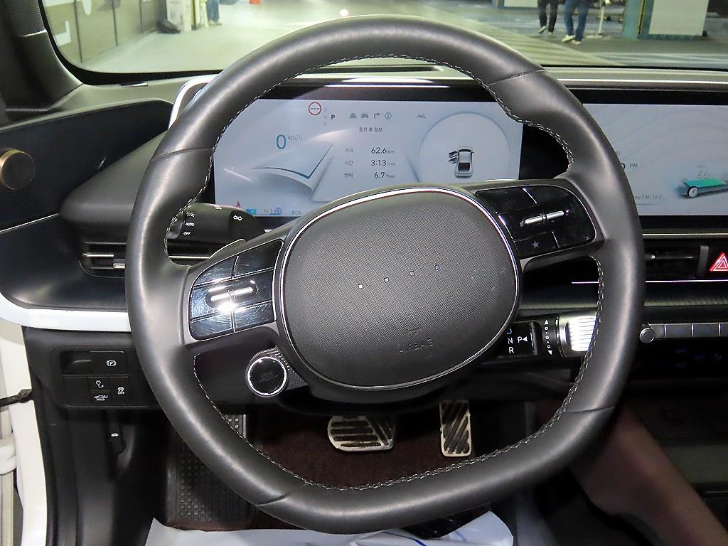 HYUNDAI Ioniq 6 - Vista 8