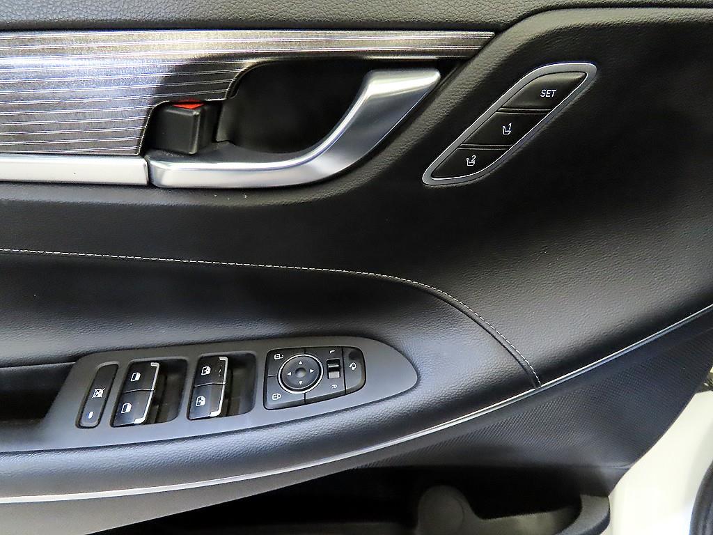 HYUNDAI Grandeur 2018 Blanco - Importación desde Corea - HF Imports Iquique - Foto 13