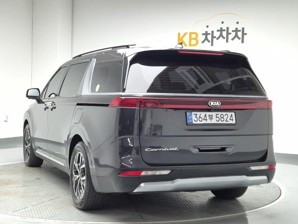 KIA Carnival - Vista 3