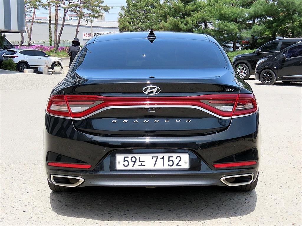HYUNDAI Grandeur - Vista 4